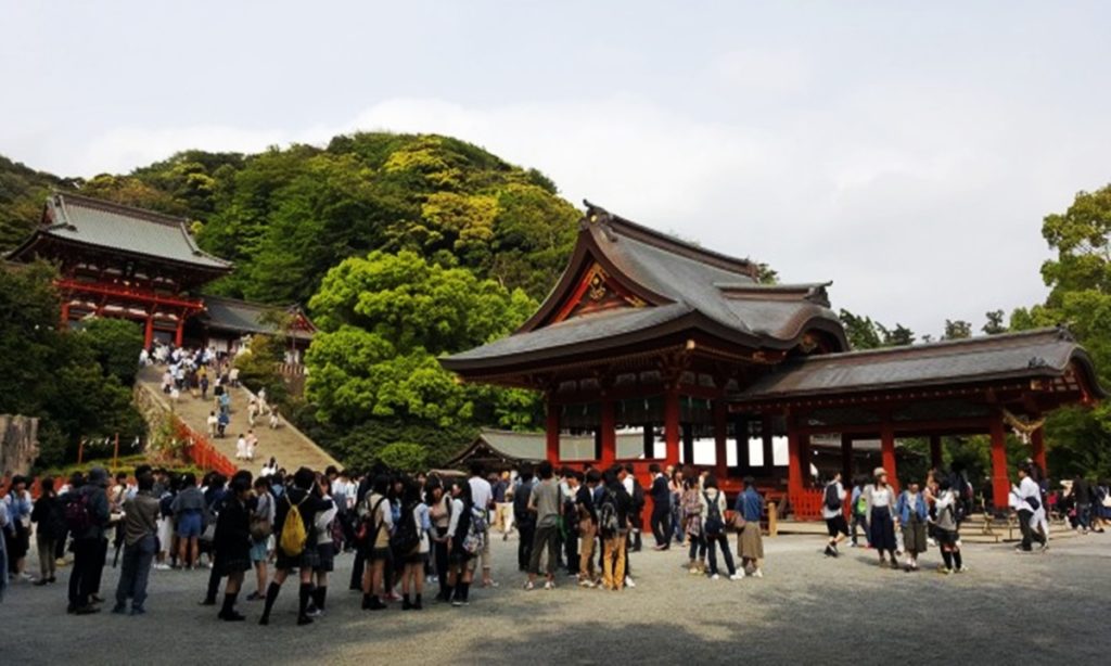 Kota Kamakura Larang Wisatawan Makan Sambil Berjalan.