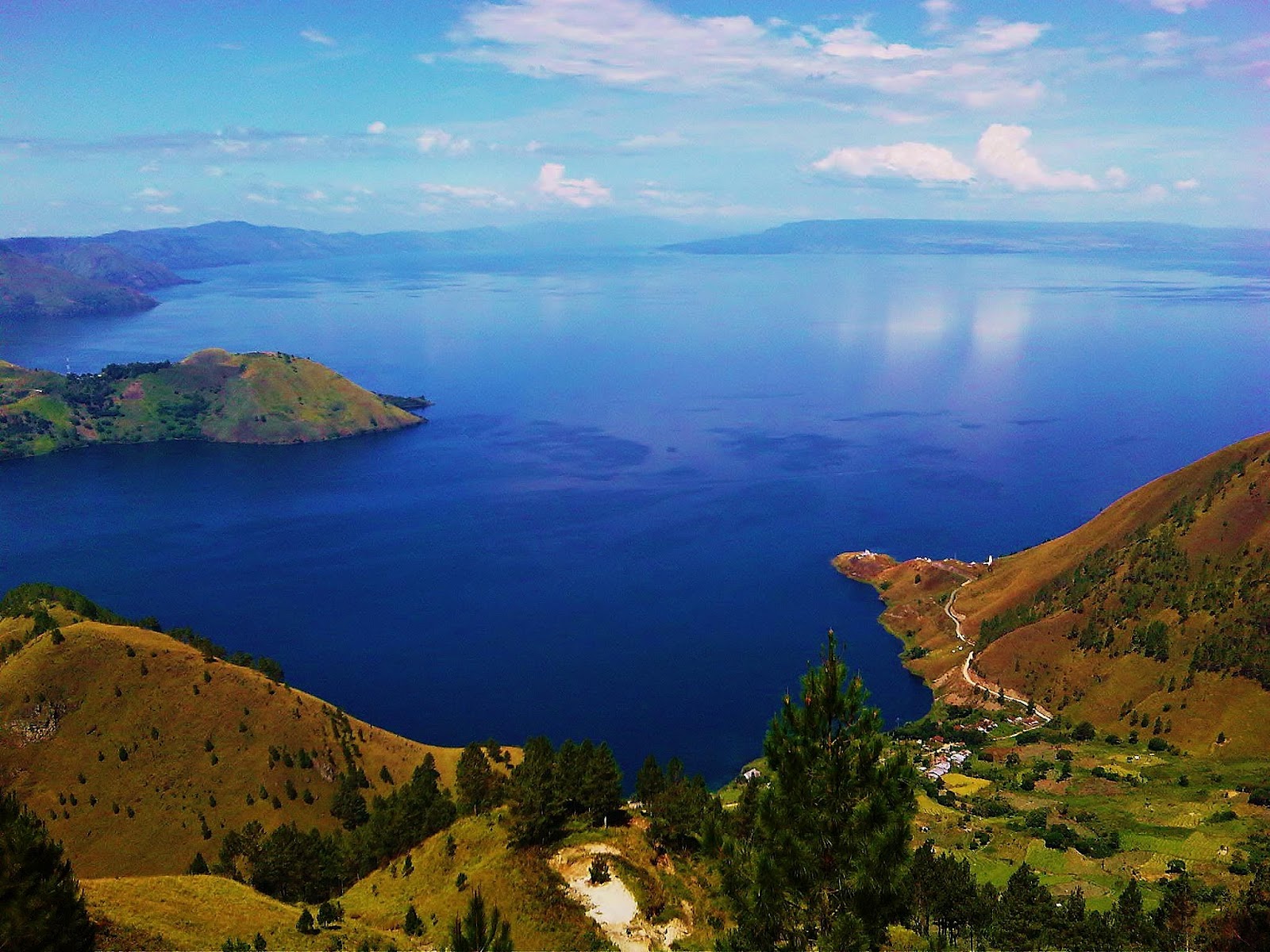 danau toba di sumatera utara