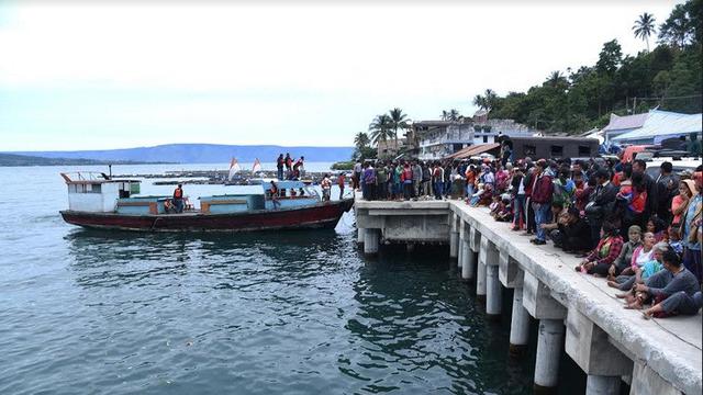 korban kapal tenggelam di Danau Toba ,secara manual," ungkap Budi Setiyadi yang berada di posko lokasi pencarian korban di Sumatera Utara.
,