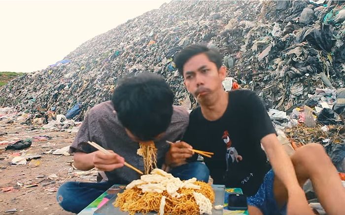 Mukbang 