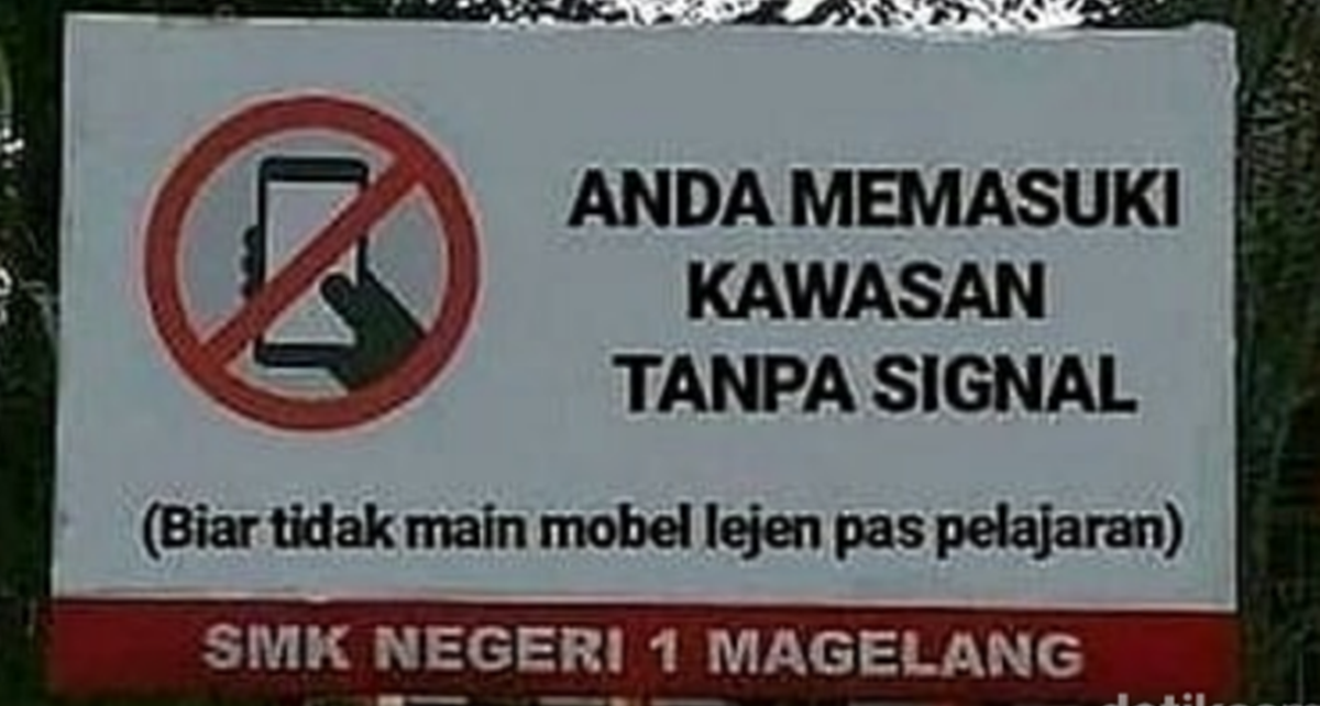 Papan Larangan Main Mobel Lejen