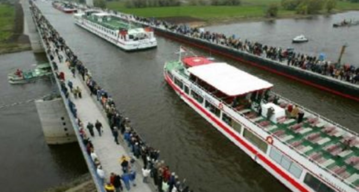 MAGDEBURG, ADA SUNGAI DI ATAS SUNGAI