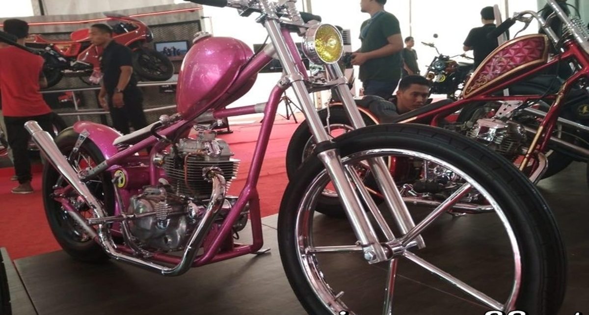 Motor Chopper Pink Metalik Demi Istri