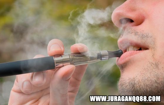 Ini 5 Bahaya yang Mengintai Jika Menggunakan Vape