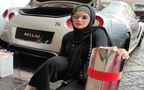 Cantik yang Tak Malu Pamer Ayahnya