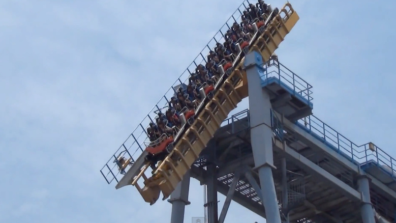 6 Roller coaster menegangkan di dunia