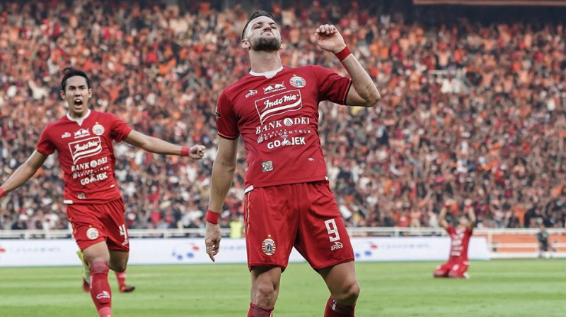 Marko Simic menuntaskan tiga penalti yang didapat persija