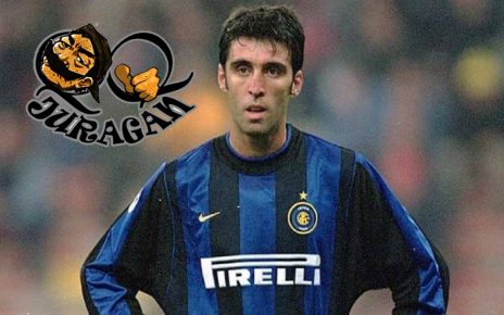 Hakan Sukur berseragam Inter Milan