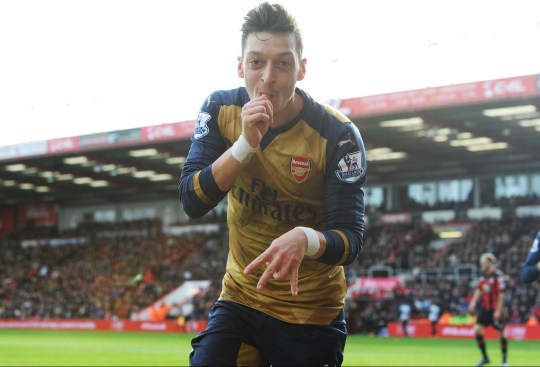 Mesut Oezil Bertahan Di Arsenal