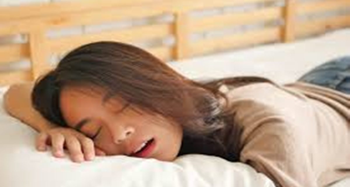 5 Cara Jitu Menghentikan Kebiasaan Ngiler Saat Tidur, Wajib Dicoba!