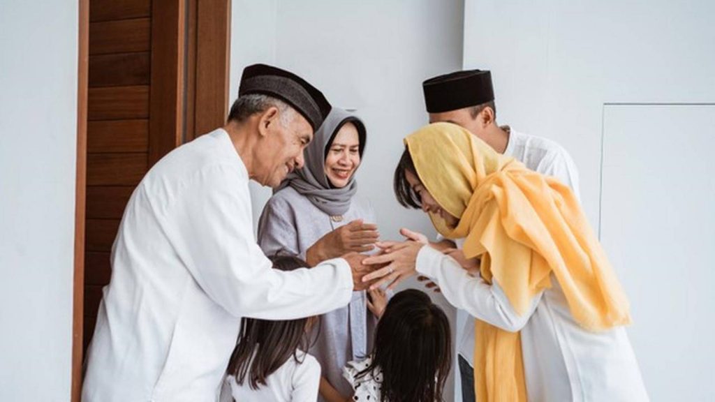 Tradisi Unik Perayaan Idul Fitri di Berbagai Negara, Ada Perang Telur