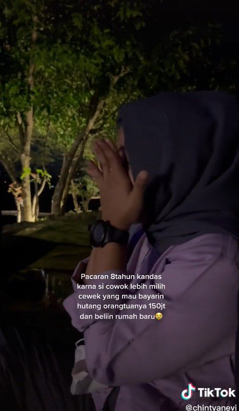 Gadis Ini Dicampakkan Setelah 8 Tahun Pacaran