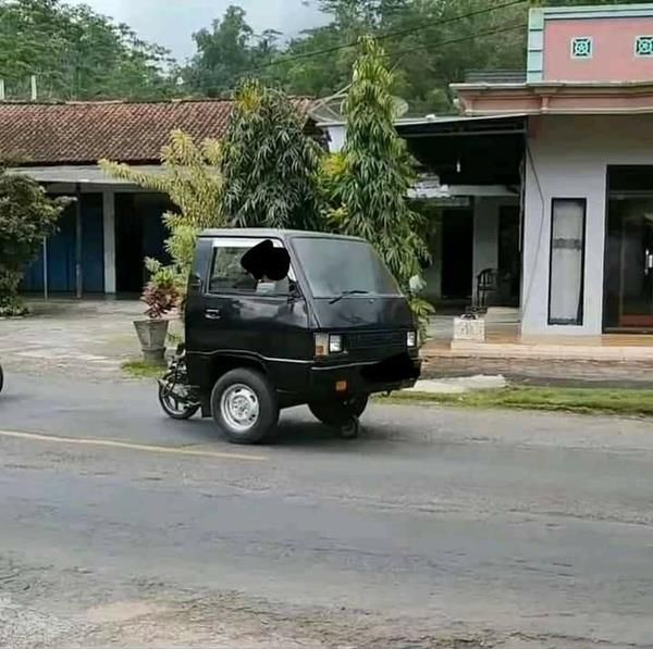 Mobil Pick Up yang Dimodifikasi Ekstrem