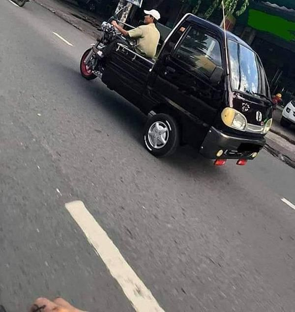 Mobil Pick Up yang Dimodifikasi Ekstrem