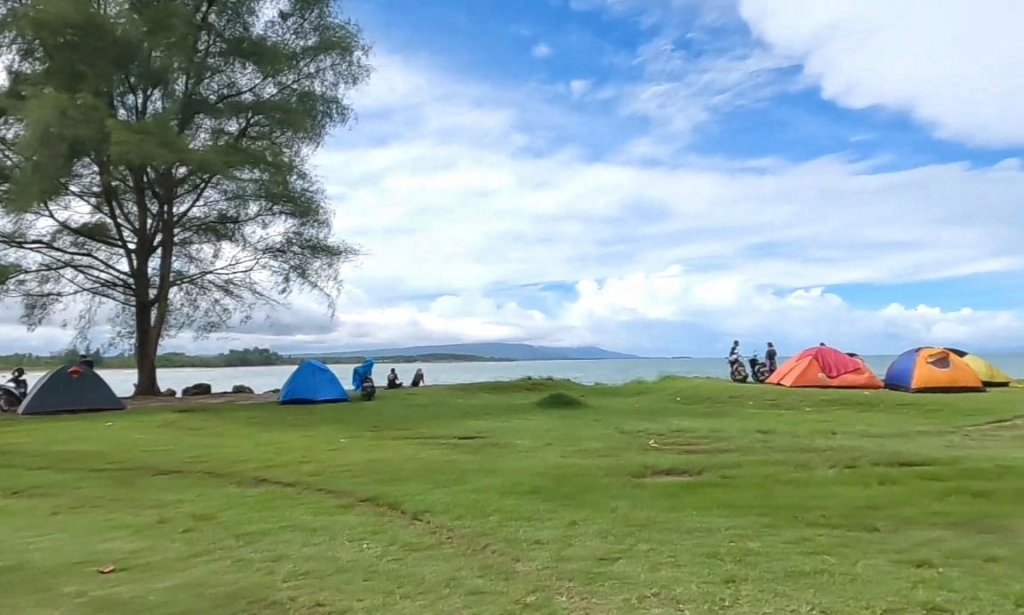 Keindahan Wisata Pantai Bugle Camara