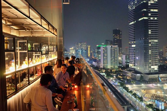 Rekomendasi Kafe Rooftop Keren di Jakarta