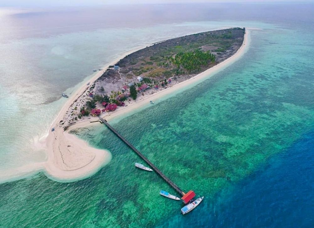 Taman Laut Taka Bonerate di Selayar