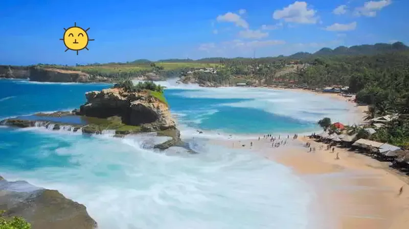 Keindahan Tempat Wisata Pantai Klayar