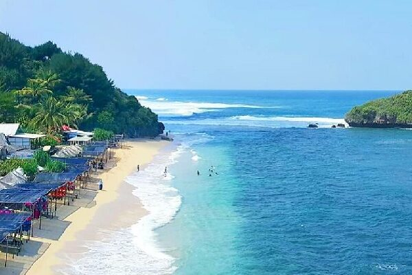 Keindahan Wisata Pantai Sadranan Jogja