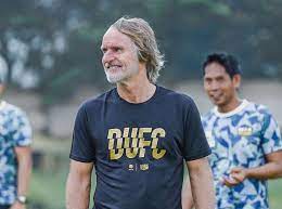 Jan Olde Riekerink Sesali Durasi Heningkan cipta