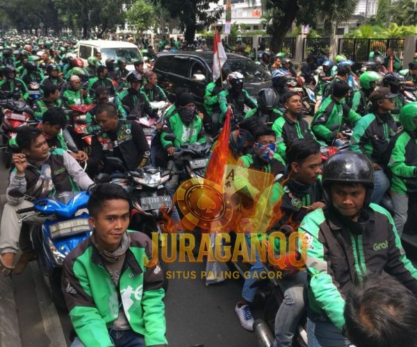 Demo Besar-Besaran Pengemudi Ojol: Tuntut Keadilan Tarif dan Perlindungan Hukum
